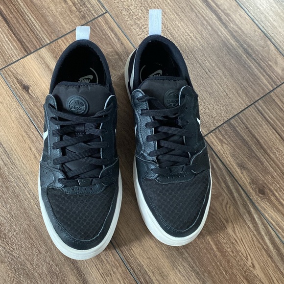 Nike black and white platform, size 9 - Picture 2 of 7